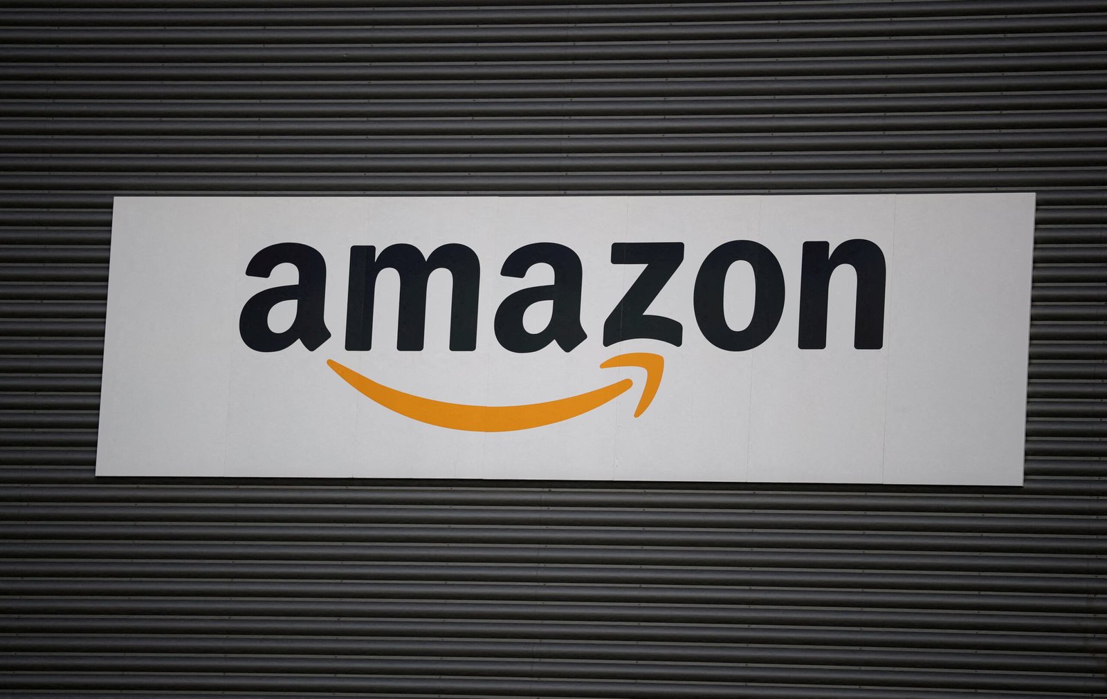 Les actions d'Amazon s'envolent après que les bénéfices du deuxième trimestre ont dépassé les attentes alors que les entreprises d'IA et de puces voient un taux d'exécution de 25 milliards de dollars