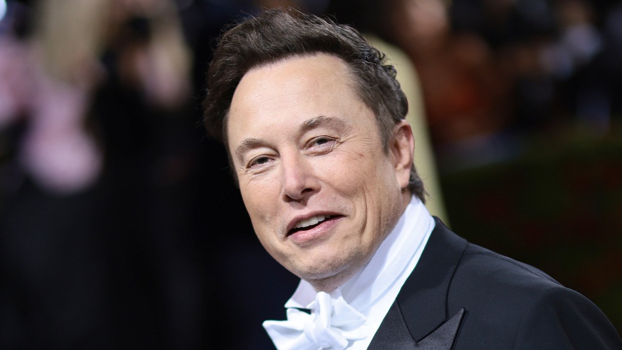 Elon Musk n’achète pas vraiment d’actions, mais affirme que ces deux choix seront « assez précieux » à l’avenir. Créer de la richesse maintenant