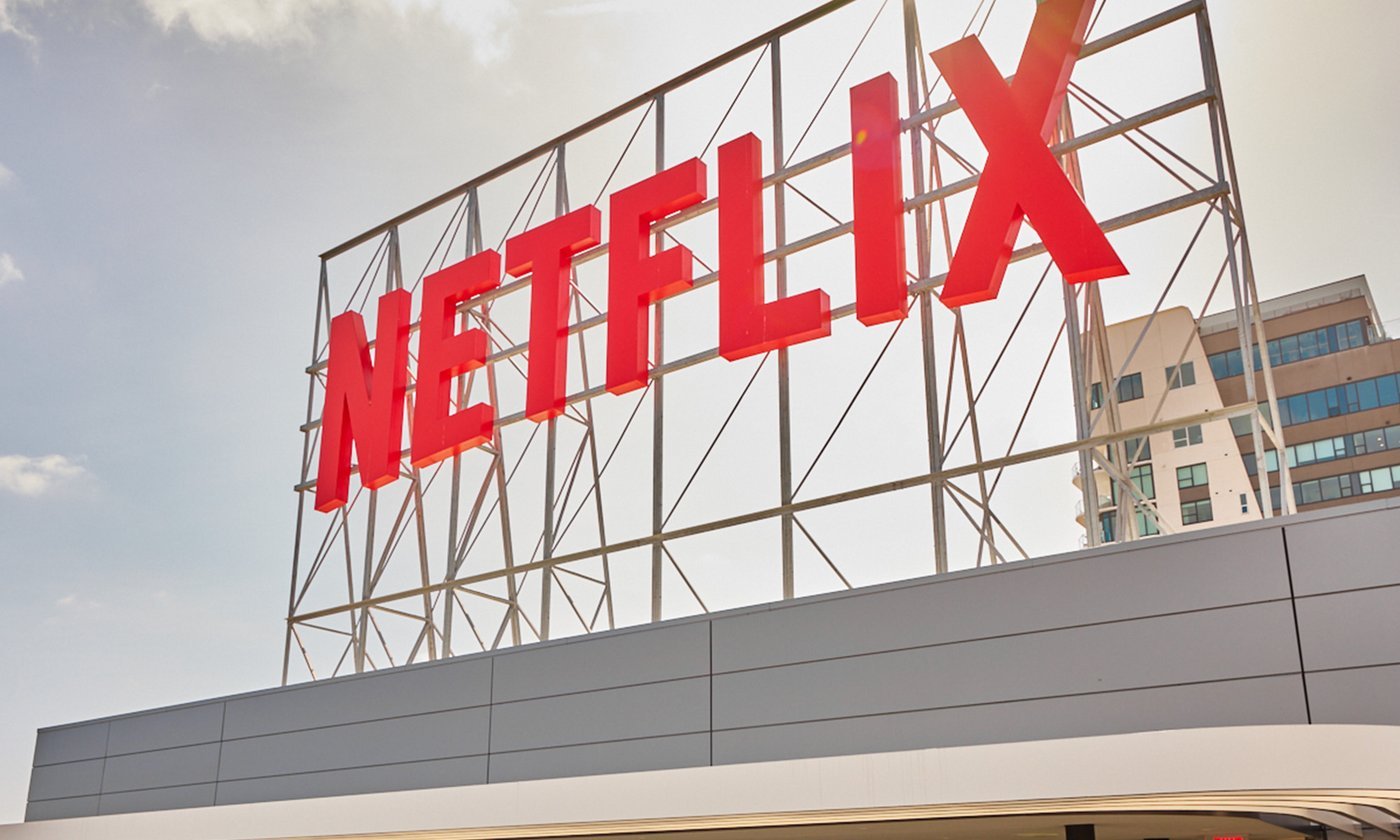 La vente post-bénéfice de Netflix vient de révéler pourquoi il proposait d'acquérir Warner Bros. et Roku