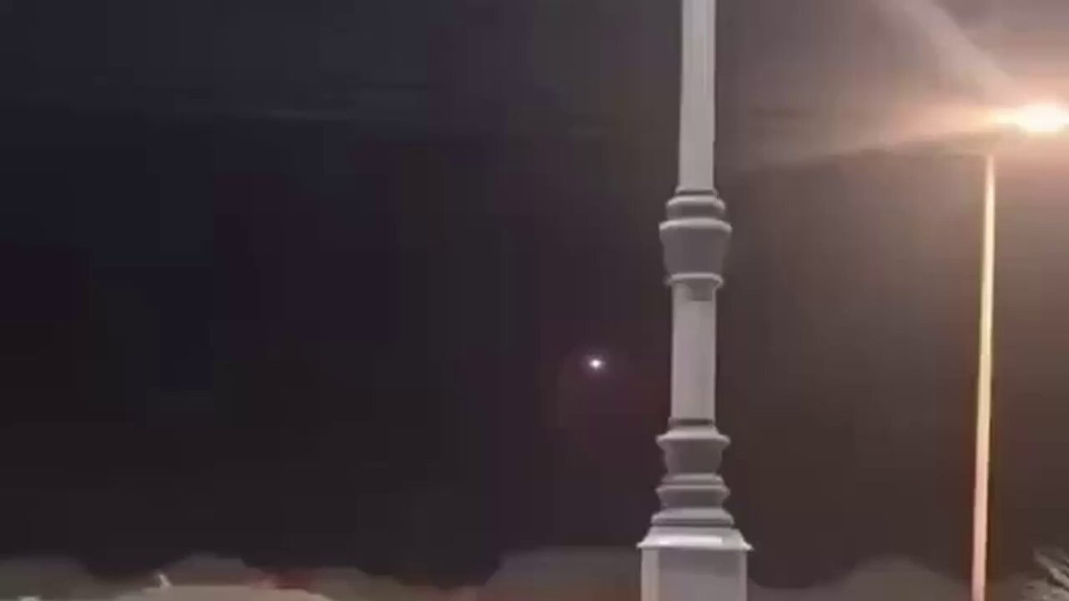 Images de l’artillerie américaine HIMARS lançant ce soir des missiles sol-sol sur des cibles iraniennes…
