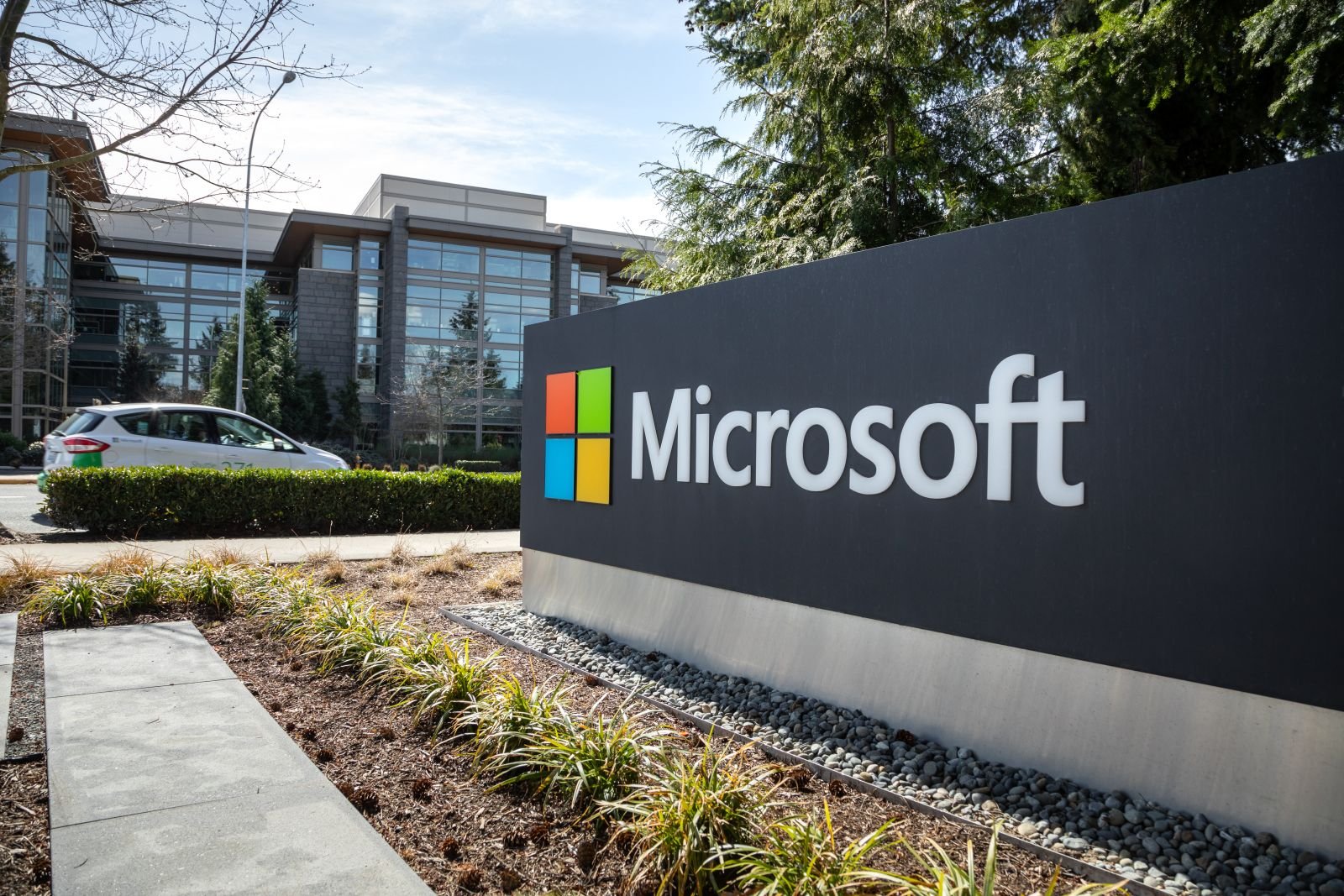 Microsoft approfondit ses liens avec AI Giant Mistral. Ce que cela signifie réellement pour les investisseurs en actions MSFT.