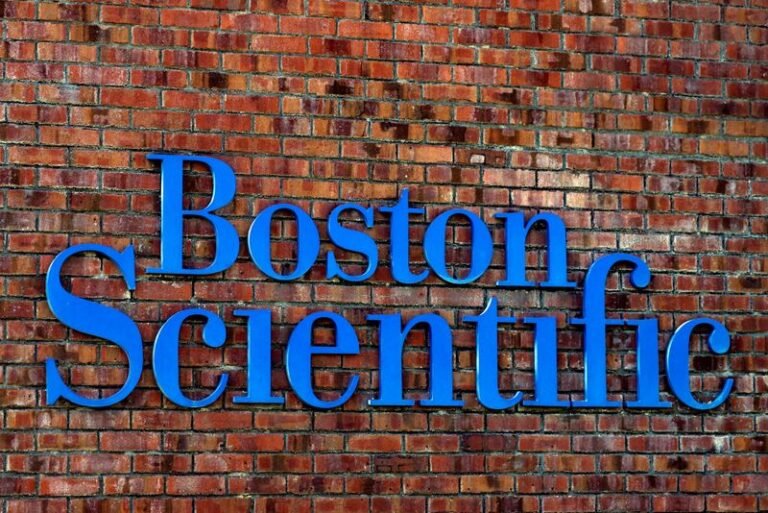 Boston Scientific réduit ses prévisions de bénéfices annuels en raison d'une demande plus faible pour les appareils Watchman