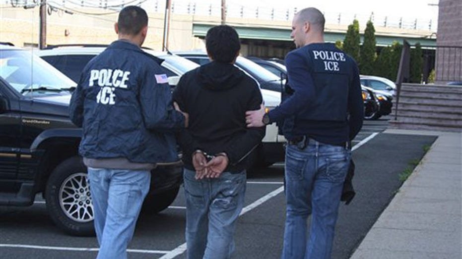 EXCLUSIF : un groupe juridique dit aux flics du NYPD qu'ils peuvent contacter directement l'ICE malgré les règles du sanctuaire de la ville bleue