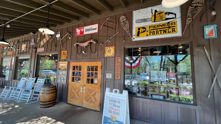 Le nouveau PDG hérite de Cracker Barrel, toujours en train de se remettre des réactions négatives liées au changement de marque