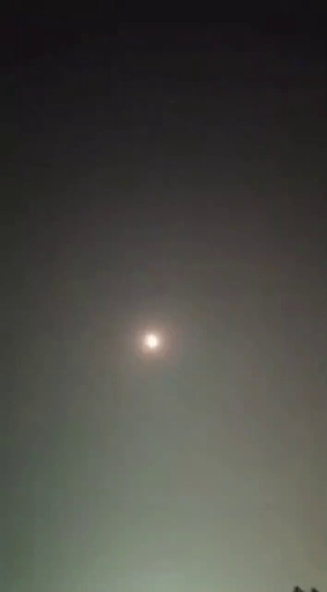Séquence vidéo montrant prétendument l’impact d’un missile balistique iranien à courte portée plus tôt…