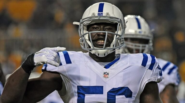 EXCLUSIF : ICE renvoie l'ancien joueur de la NFL Daniel Ogama Adongo après un dépassement de visa et un casier judiciaire