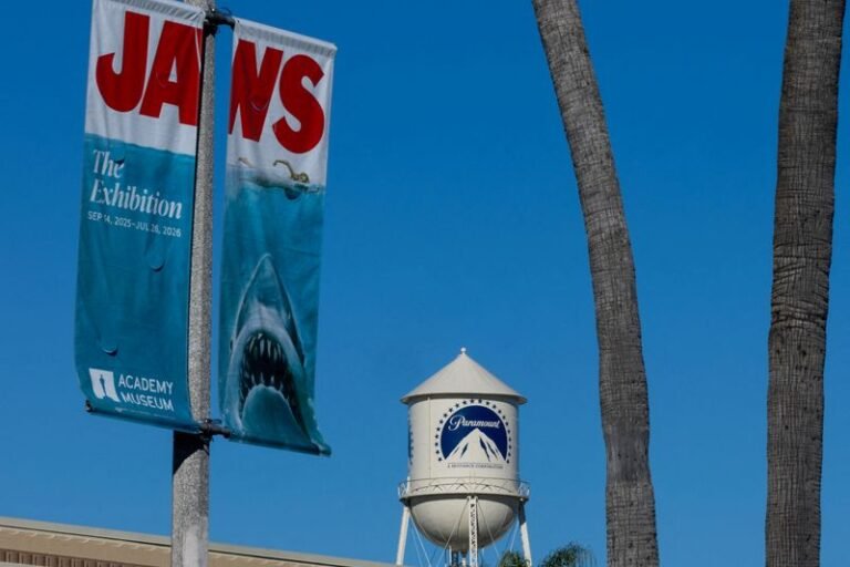 L'accord Paramount-Warner Bros a été suspendu jusqu'au 17 août, selon le juge