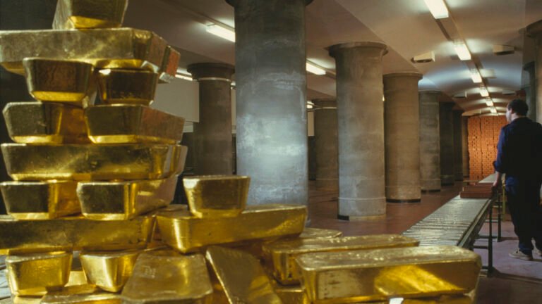 La France a retiré 15 milliards de dollars d’or des coffres américains, et d’autres pays européens pourraient suivre. Un changement monétaire mondial est-il à venir ?