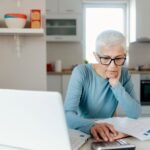 Le chiffre magique pour une retraite « confortable » est de 1,2 million de dollars. Voici combien vous devrez peut-être investir chaque mois pour être sur la bonne voie