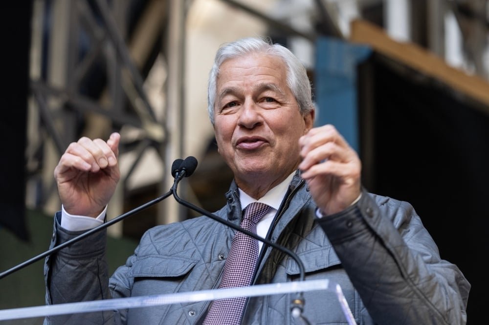 Jamie Dimon soutient le chantier naval de Philadelphie avec 24 millions de dollars alors que les dépenses de défense américaines augmentent et déclare que « l'arsenal de la démocratie a été rallumé »