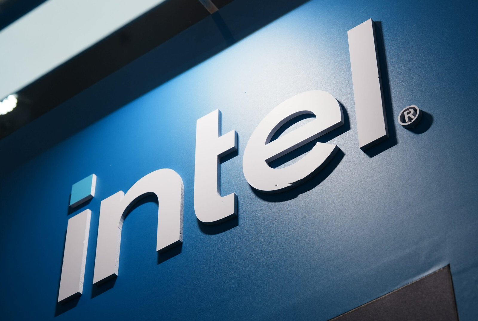 L'action Intel chute de près de 8 % malgré des bénéfices largement supérieurs au deuxième trimestre