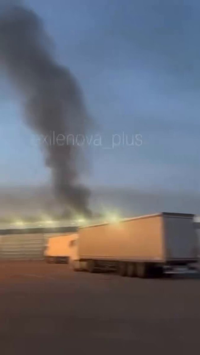 Des drones suicides ukrainiens frappent un autre immense centre logistique de Wildberries, près de Moscou.