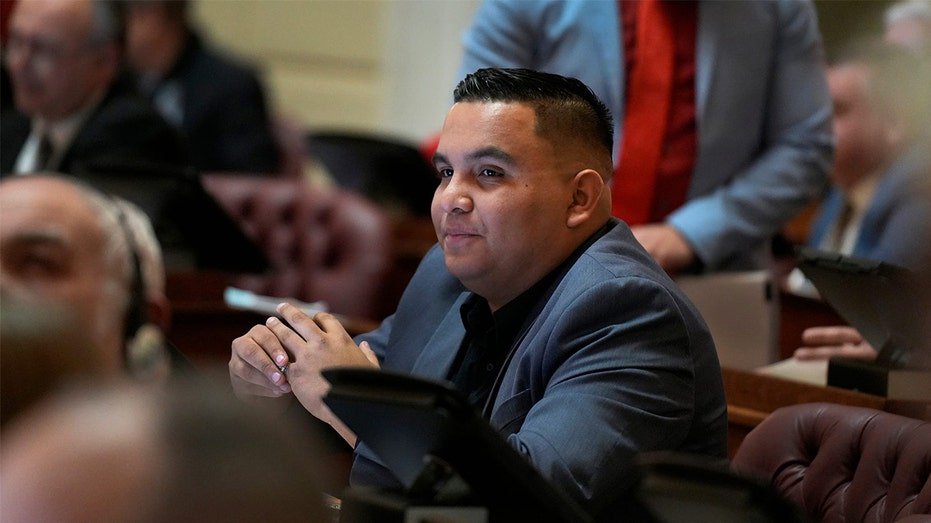 Le législateur du Rhode Island menace ICE : « Votre jour de jugement viendra m----- f------ »