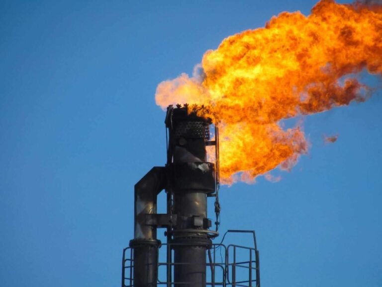 Les prévisions météorologiques chaudes aux États-Unis font grimper les prix du gaz naturel