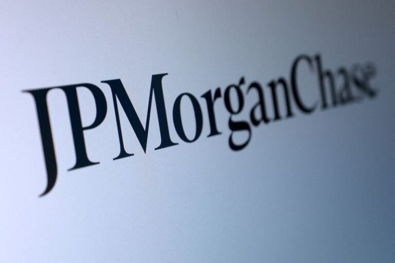 Un ancien banquier de JPMorgan Chase étend son procès pour harcèlement sexuel et racisme