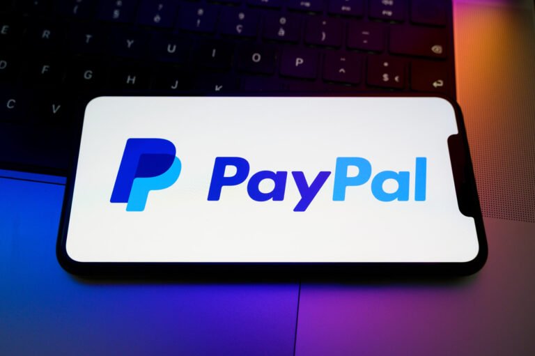 Le stock de Paypal augmente alors que le PDG garde la porte ouverte sur des accords potentiels