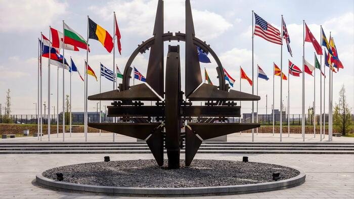 Un stagiaire au quartier général militaire de l’OTAN en Belgique fait face à des accusations d’espionnage