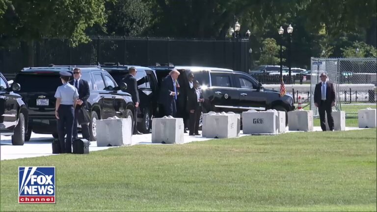 Le président Trump quitte la Maison Blanche pour sa réunion du Cabinet aux enjeux élevés à Camp David.