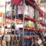 Des acheteurs blessés et des dommages au magasin observés à l'intérieur d'un Kumamoto Costco juste après…