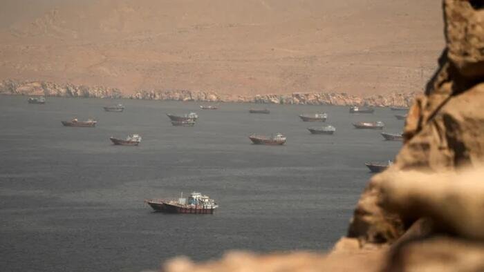 La pause de la guerre se maintient alors que Trump promet de détruire la montagne Pickaxe en cas d'accord, Oman pousse le plan de gestion d'Ormuz