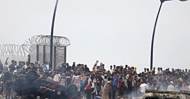 Le Maroc impute l’inondation de migrants de Ceuta aux réseaux de trafic criminel