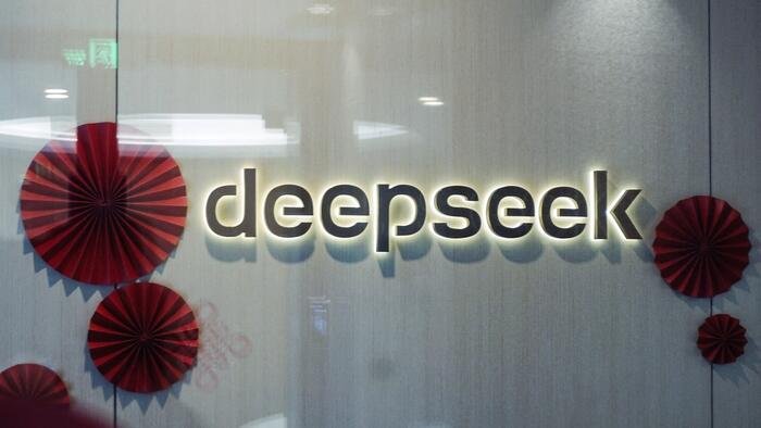 DeepSeek suspend sa collecte de fonds après la fuite des remarques du fondateur