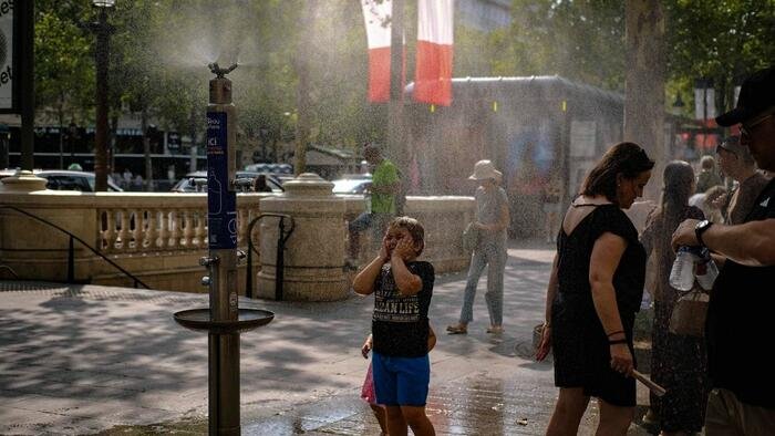 La France a enregistré 5 000 décès supplémentaires pendant la canicule (responsables)