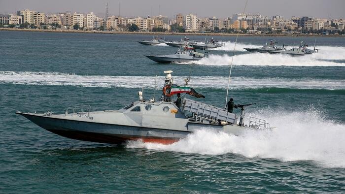 Le CGRI se vante d'avoir une flotte de hors-bord entièrement intacte pour des « attaques en essaim » à Ormuz