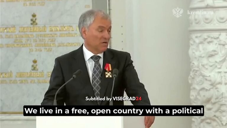 Après que le président du Parlement russe, Volodine, ait scandé "Russie !
