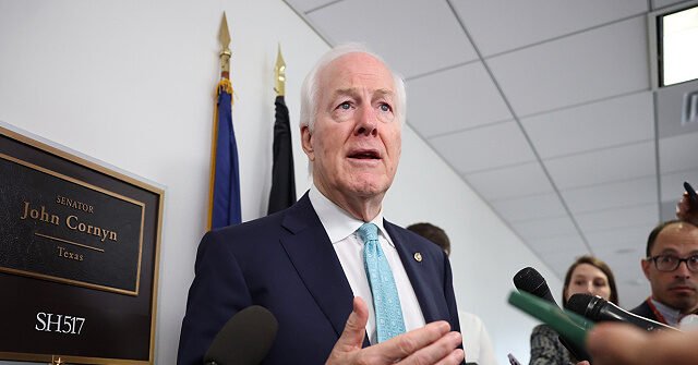 John Cornyn menace de couler Todd Blanche alors que le DOJ ne retirera pas le fonds Trump IRS