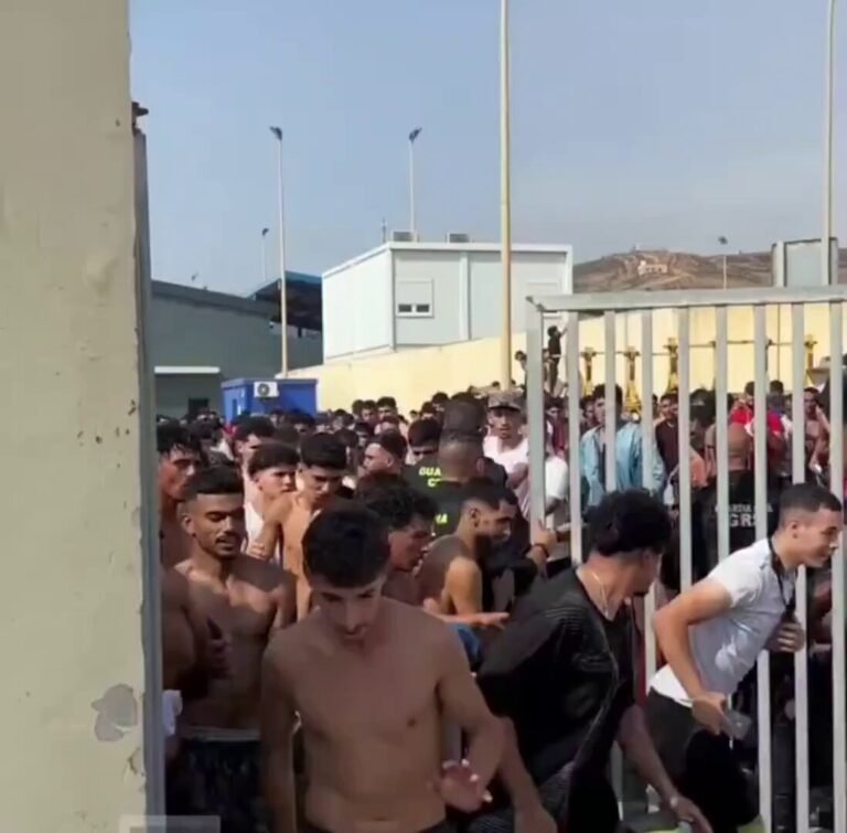 Des images supplémentaires en provenance d’Espagne montrent des immigrants illégaux entrant dans le pays…