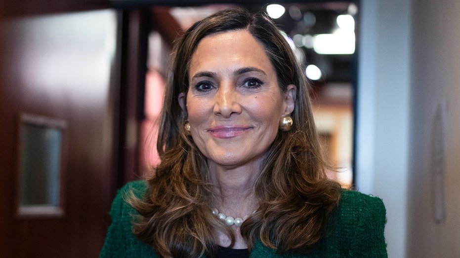 La représentante républicaine María Elvira Salazar déclare : « Après Cuba, le Nicaragua est le prochain »