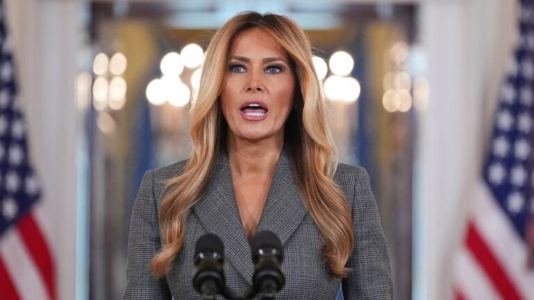 Melania Trump aide à réunir un cinquième groupe d'enfants ukrainiens et russes avec leurs familles