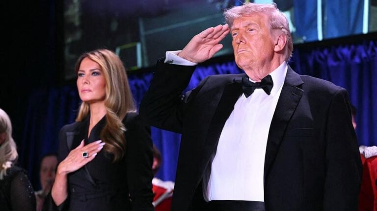 Trump retourne au dîner des correspondants des mois après l’évacuation forcée par des tirs