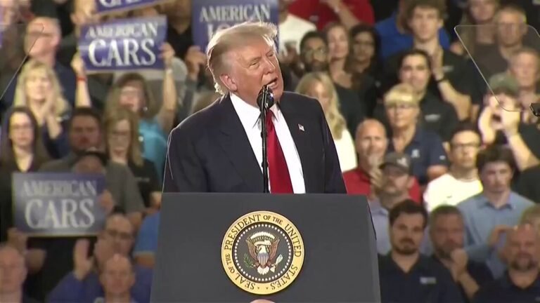 Trump dans le Michigan : « Chaque fois que je fais un discours, je perds du poids »