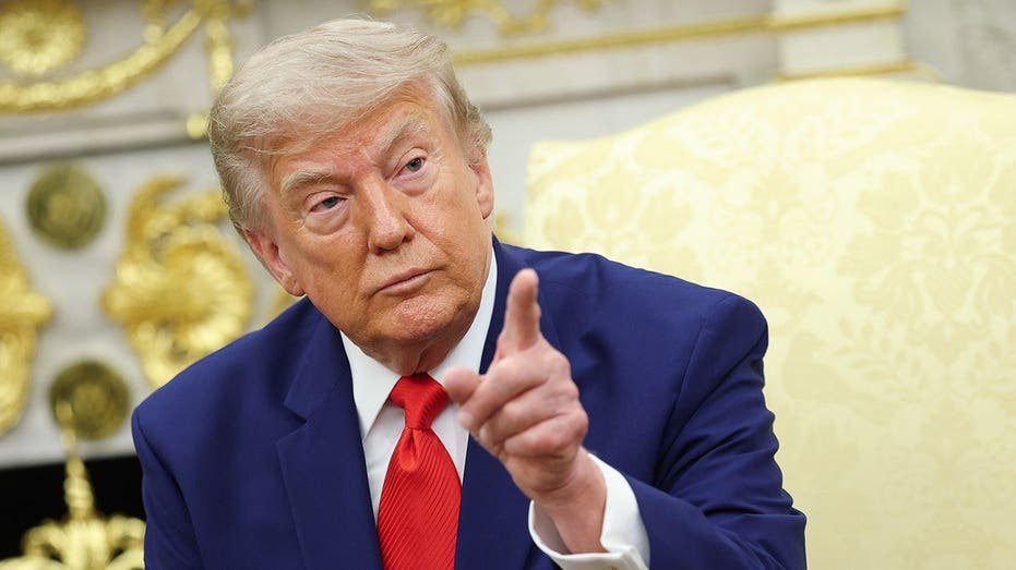 La volonté de l'administrateur Trump de supprimer le DEI au sein du gouvernement fédéral franchit une étape historique avec une nouvelle règle d'embauche