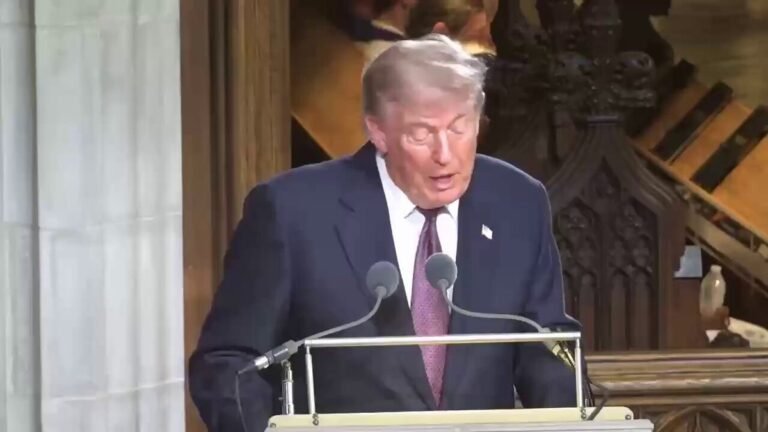 .@POTUS : "De cette salle de billard où ses parents l'ont élevé aux salles du Sénat des États-Unis où il…