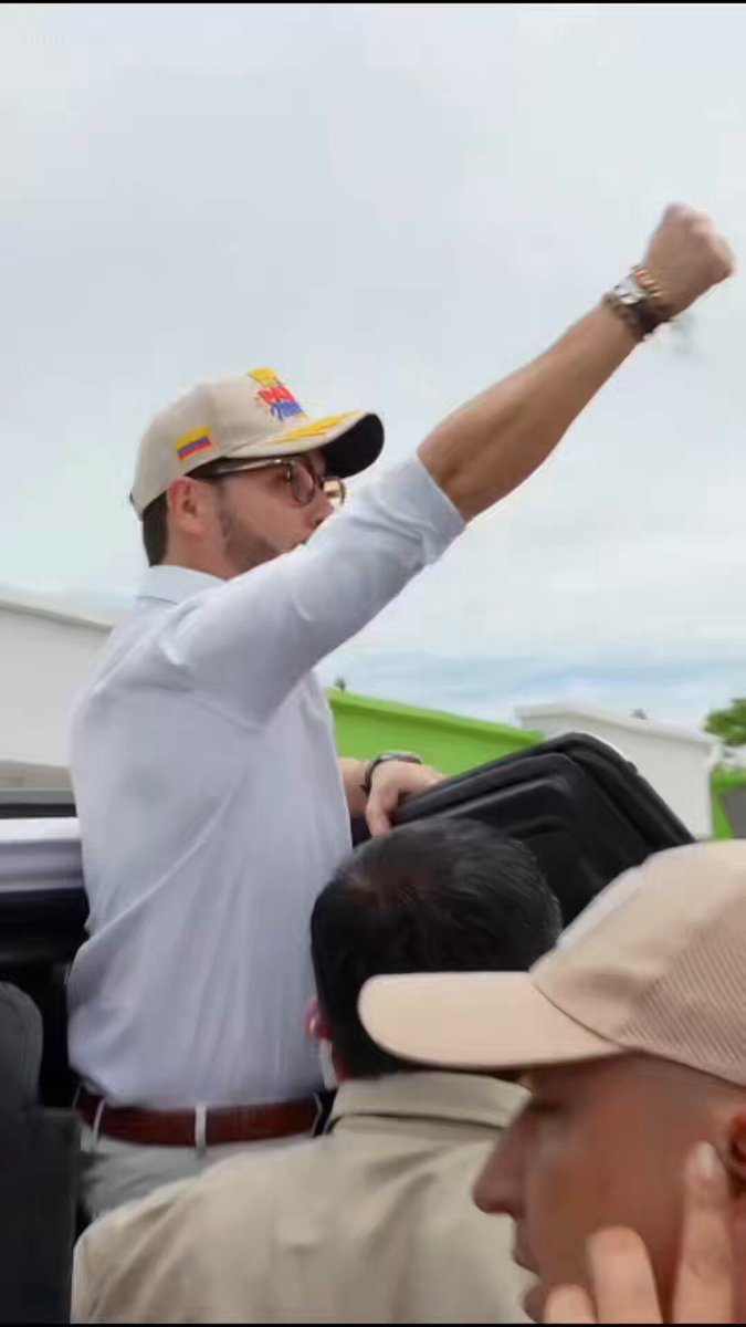 Le vice-président élu de Colombie @jrestrp est arrivé au Pérou.