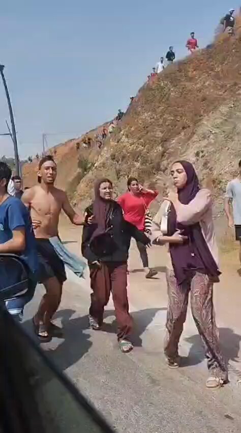 Un grand nombre de migrants marocains continuent d'arriver à la frontière avec l'Espagne 🇪🇸🇲🇦