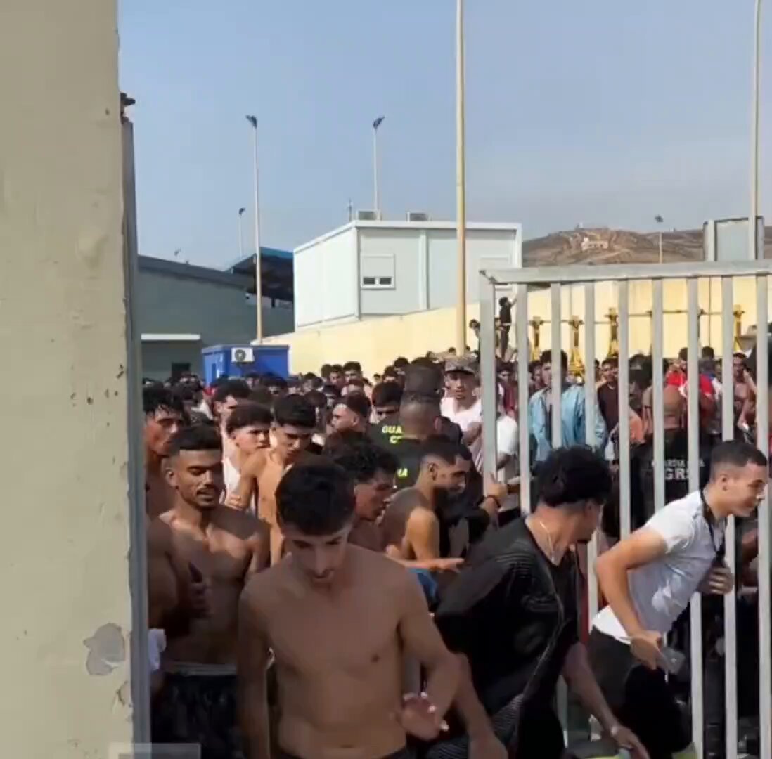Plus de scènes de l'invasion étrangère illégale en Espagne.