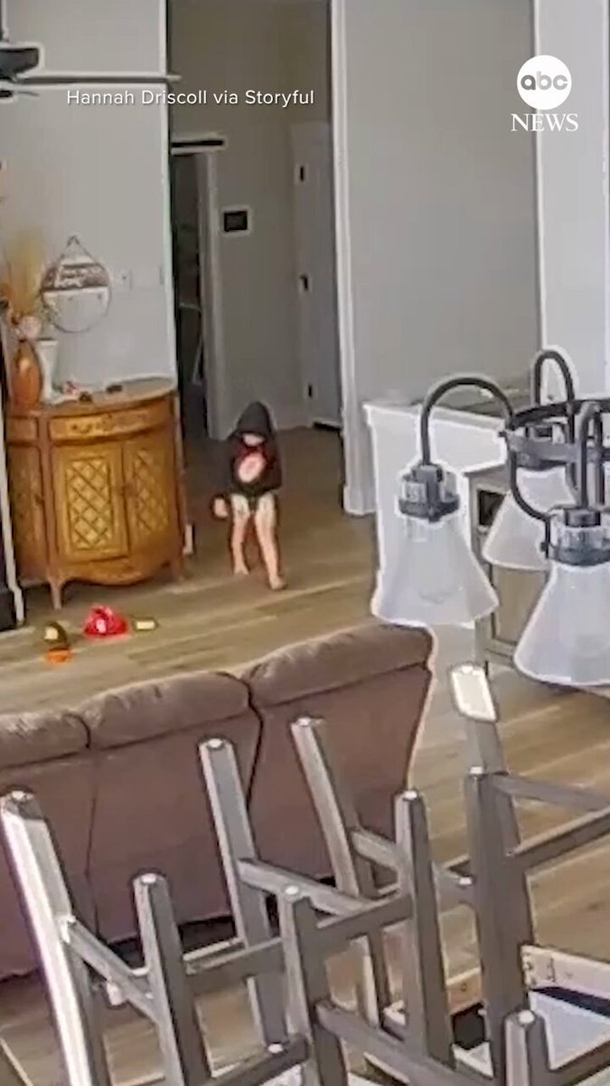 Dans l’Idaho, un enfant de 3 ans s’est glissé par la porte arrière de sa maison et a couru pieds nus…