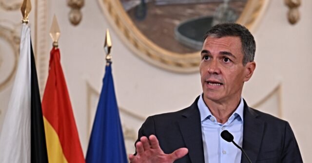 Les conservateurs espagnols de Vox : placent le Premier ministre socialiste sur le banc des accusés après l'invasion marocaine