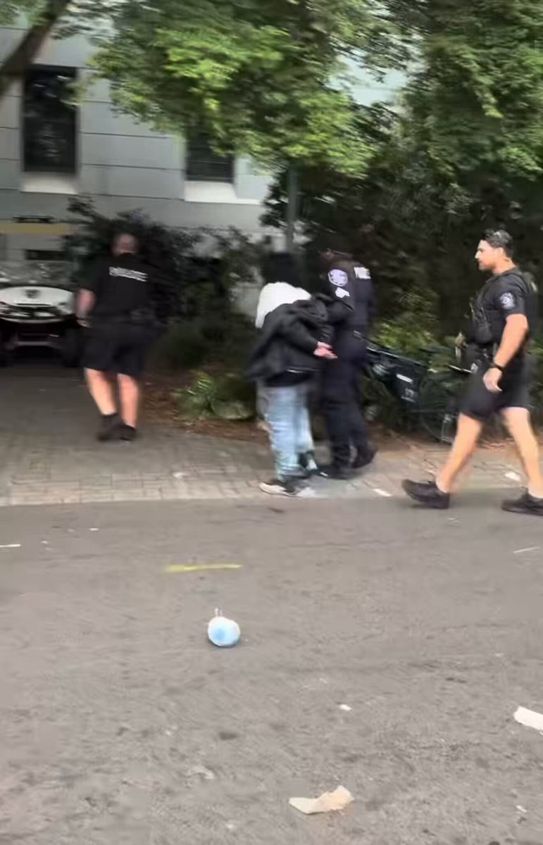 Une personne a été arrêtée à la suite d'une fusillade massive au Seattle Center qui a fait plusieurs blessés.