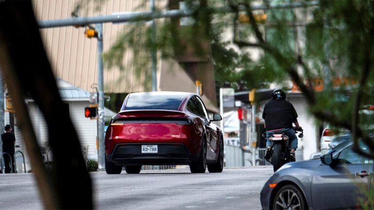 Tesla revendique 380 000 miles de taxis robots non surveillés avec « zéro incident notable »