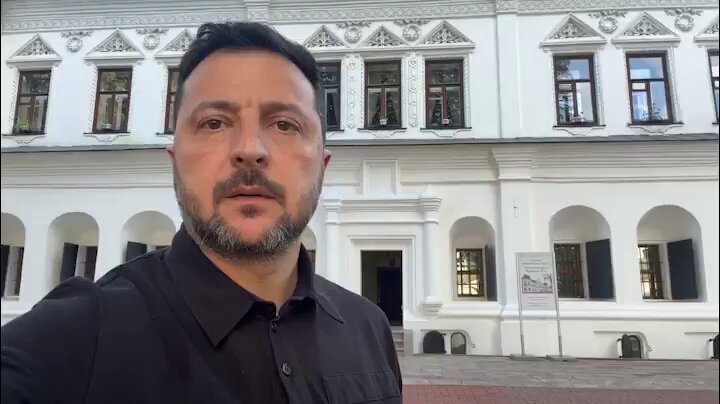 Le président Zelensky a déclaré que la Russie avait frappé un village ukrainien avec un missile balistique…