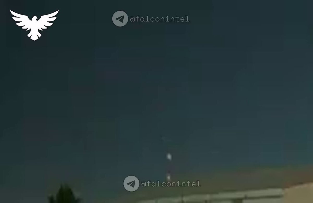 L’Iran a lancé cinq missiles balistiques sur la Jordanie, incitant les défenses aériennes à tirer 10…