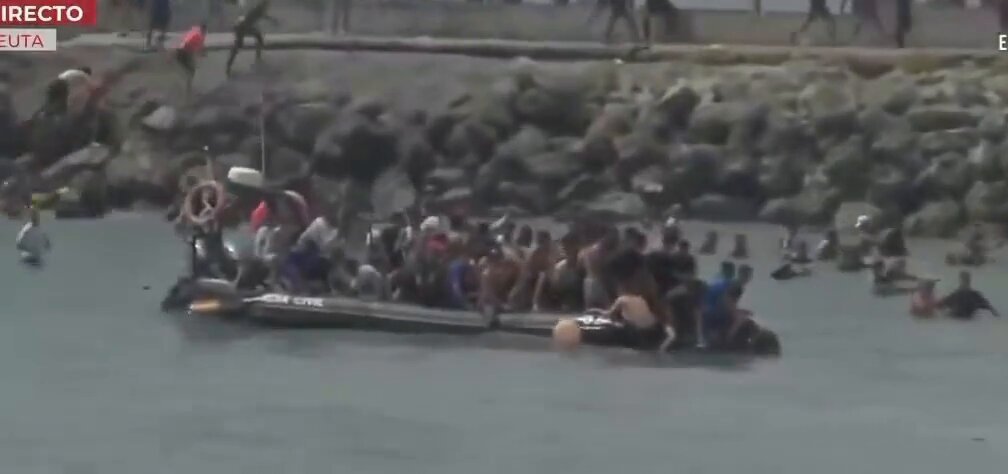 Des milliers et des milliers de migrants illégaux envahissent aujourd’hui l’Espagne.