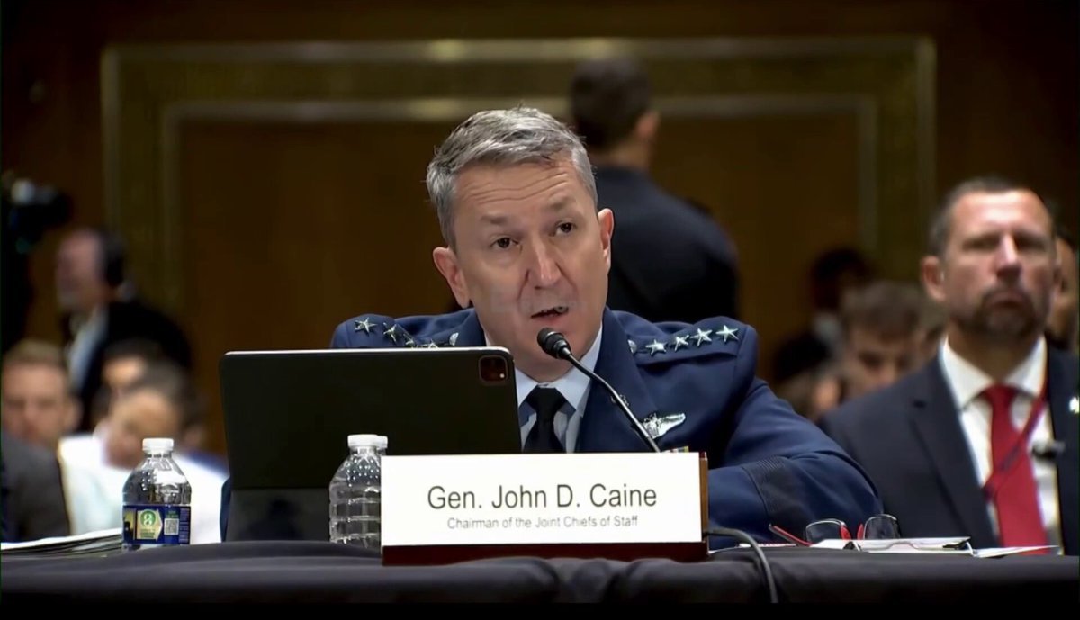 Le chef d'état-major des armées confirme qu'un avion de combat ukrainien F-16 a abattu un avion de combat…