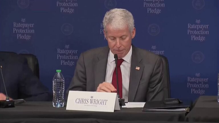 .@GovKemp souligne comment les États pro-énergétiques imposent moins de charges aux résidents en ce qui…