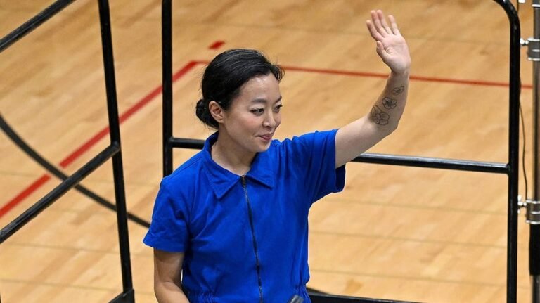 Francesca Hong a posé des questions sur le manque d'approbation de l'AOC et sur la remarque de House Dem à propos de l'ère « Woke 1 »